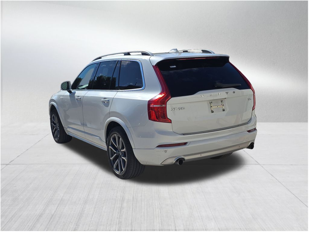 2019 Volvo XC90 T5 Momentum photo 3