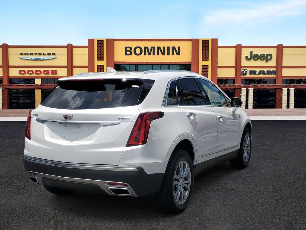 2022 Cadillac XT5 Premium Luxury photo 3