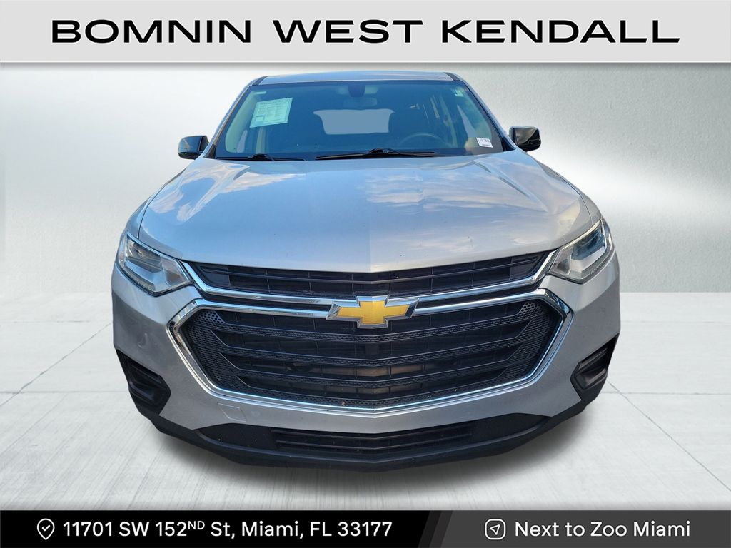 2019 Chevrolet Traverse LS photo 2