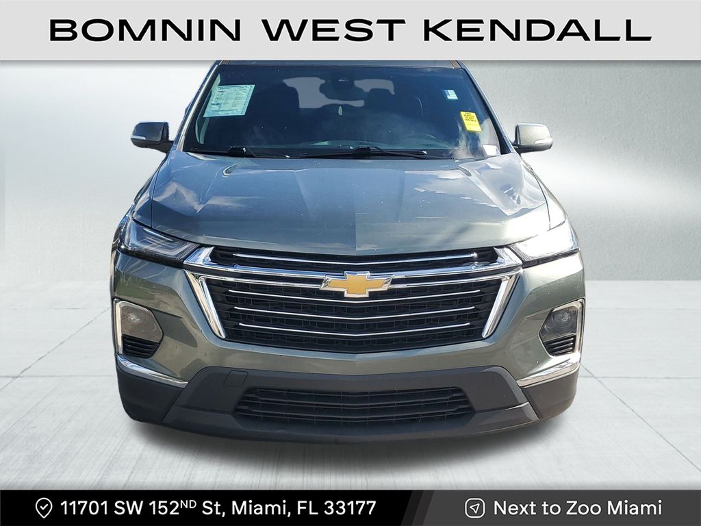 2022 Chevrolet Traverse Leather photo 2