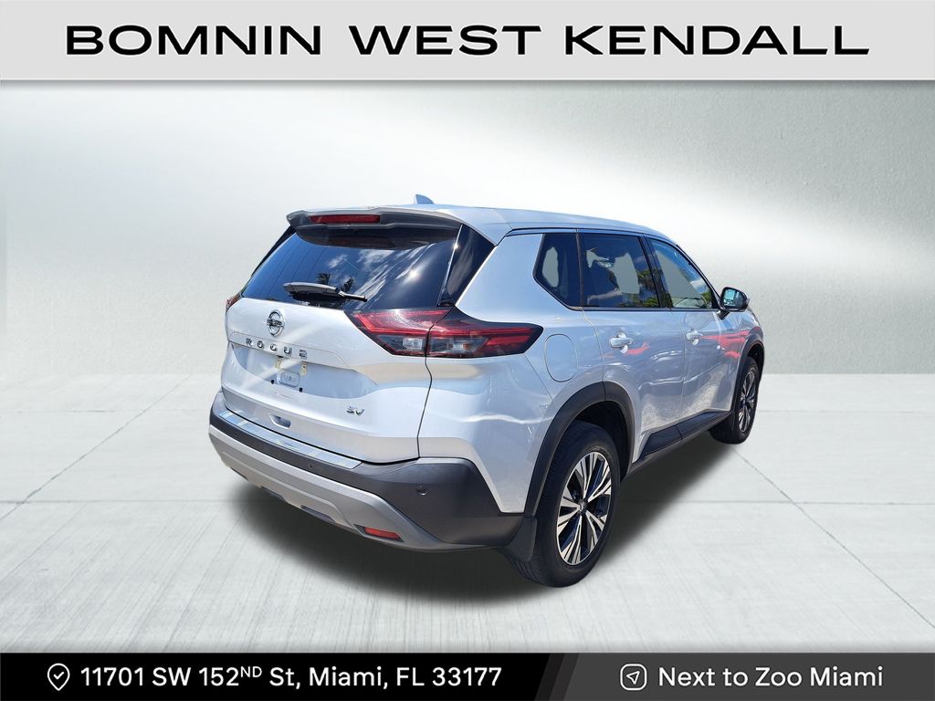 2021 Nissan Rogue SV photo 4