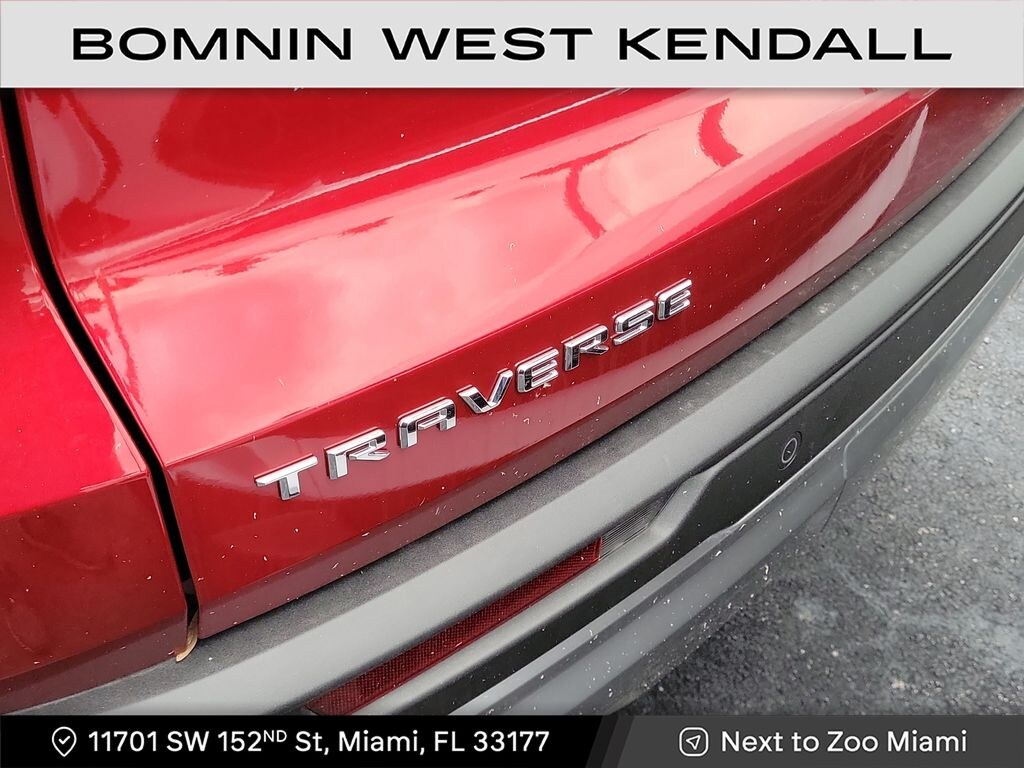 Used 2025 Chevrolet Traverse LT SUV