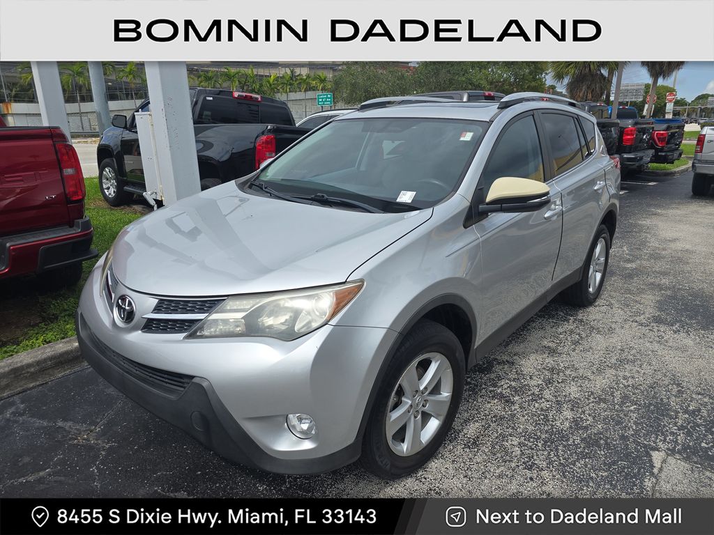 2013 Toyota RAV4 XLE photo 2