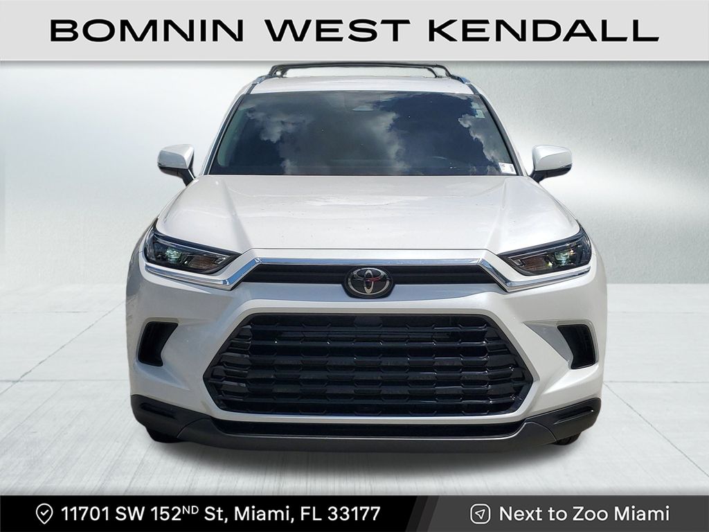 2024 Toyota Highlander Hybrid XLE photo 2