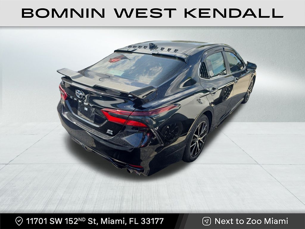 2023 Toyota Camry SE photo 4