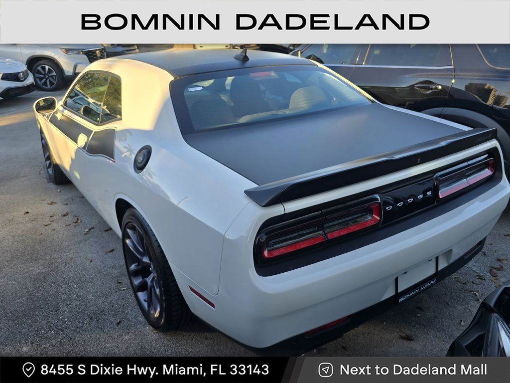 2023 Dodge Challenger R/T photo 3
