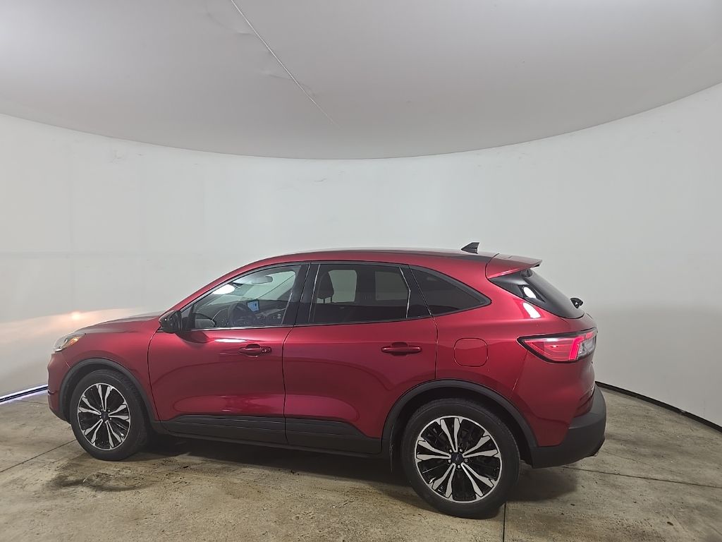 2021 Ford Escape SE photo 4