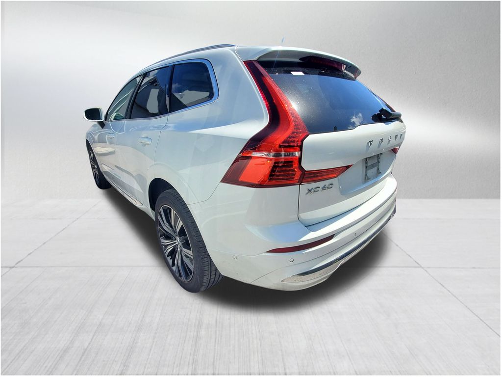 2023 Volvo XC60 B5 Plus photo 3