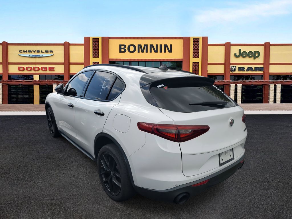 2020 Alfa Romeo Stelvio Base photo 4