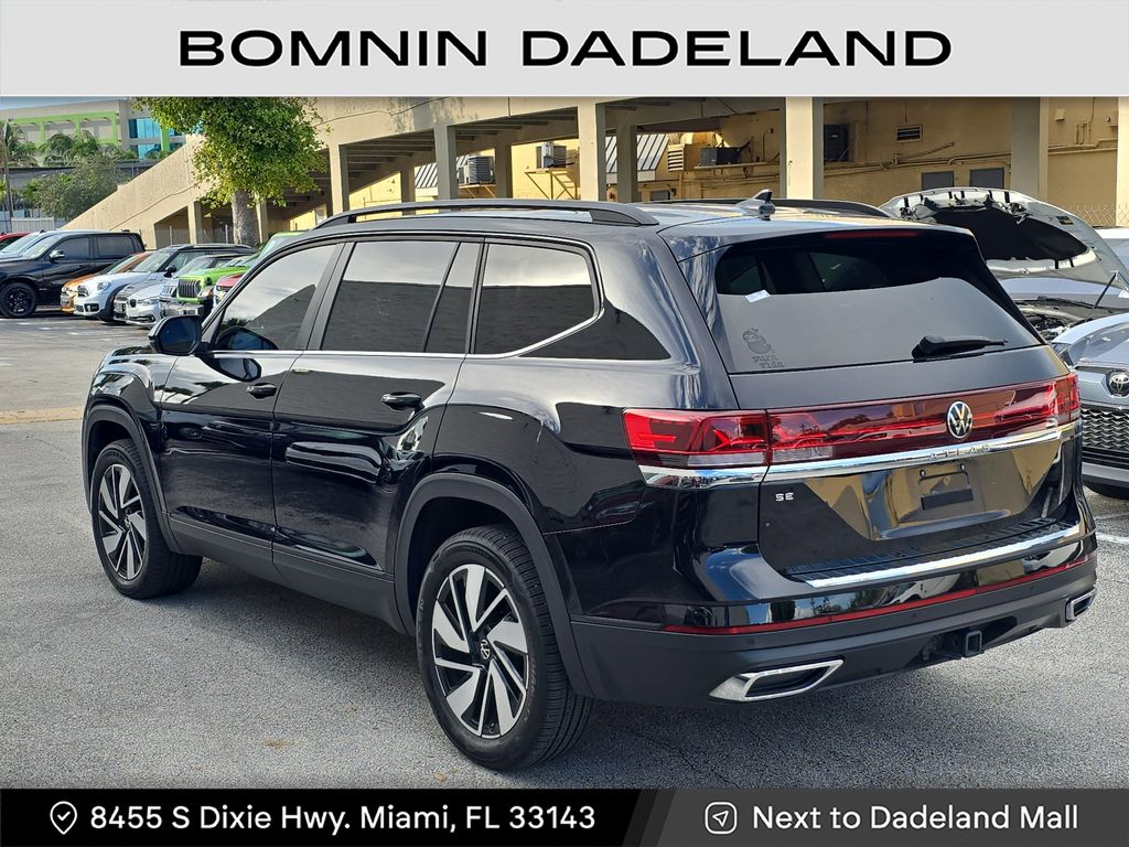 2024 Volkswagen Atlas SE Technology photo 3