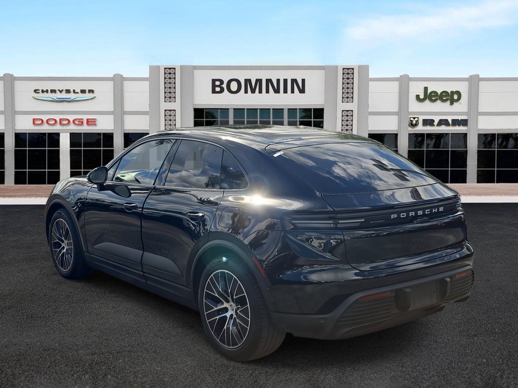 2025 Porsche Macan Electric photo 4