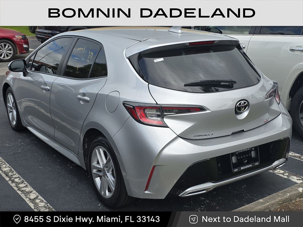 2022 Toyota Corolla SE photo 3