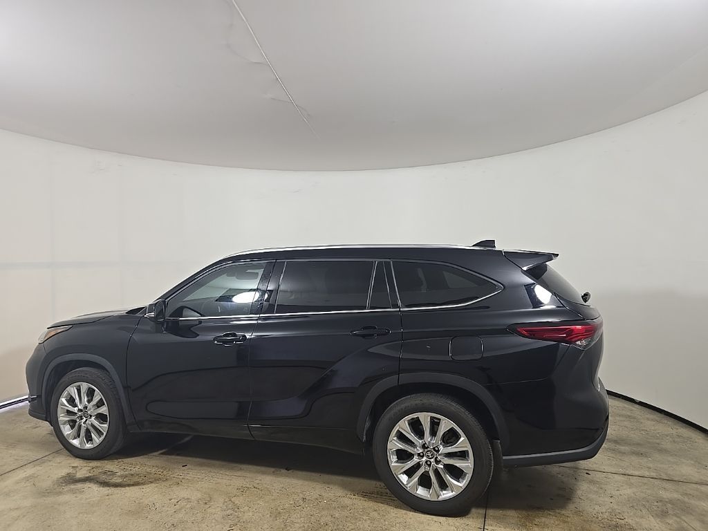 2023 Toyota Highlander Limited photo 4