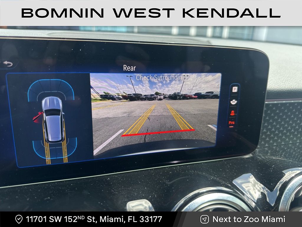 2024 Mercedes Benz EQB photo 3