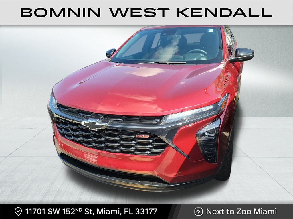 2024 Chevrolet Trax photo 2