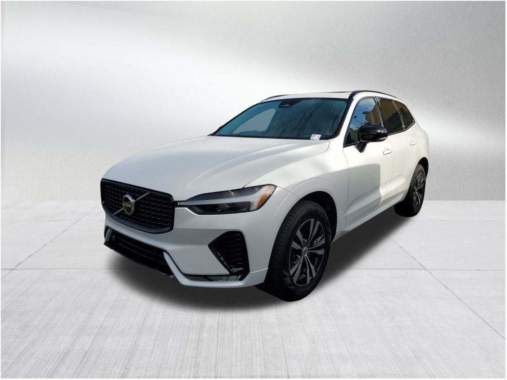 2025 Volvo XC60 B5 Core photo 2