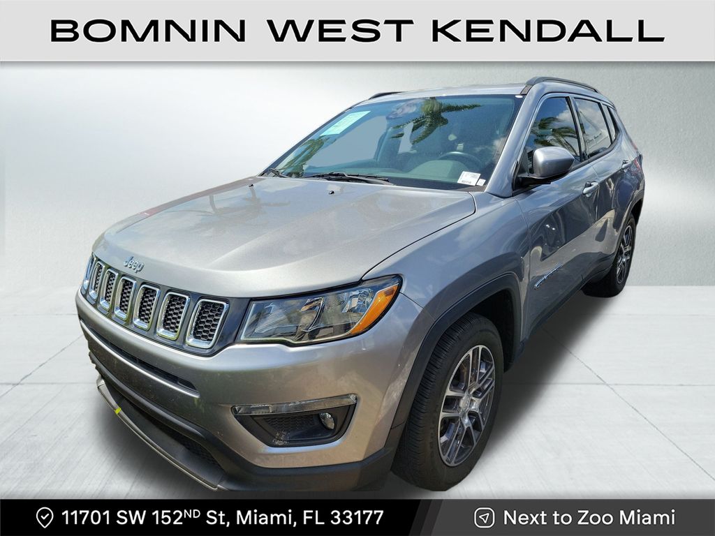 2018 Jeep Compass Latitude photo 2