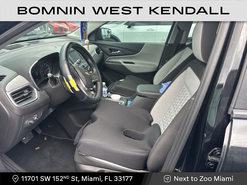 2023 Chevrolet Equinox LS photo 3
