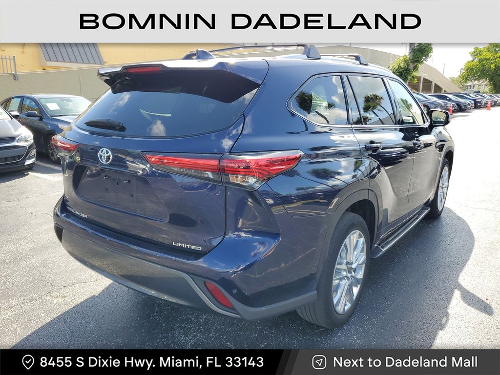 2023 Toyota Highlander XLE photo 4