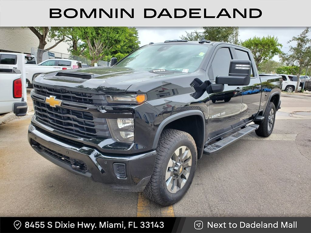 2025 Chevrolet Silverado 2500HD Custom photo 2