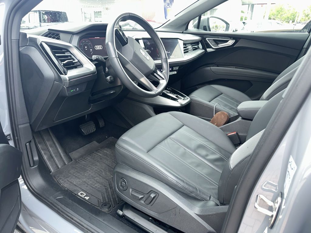2023 Audi Q4 50 E-tron Prestige photo 3