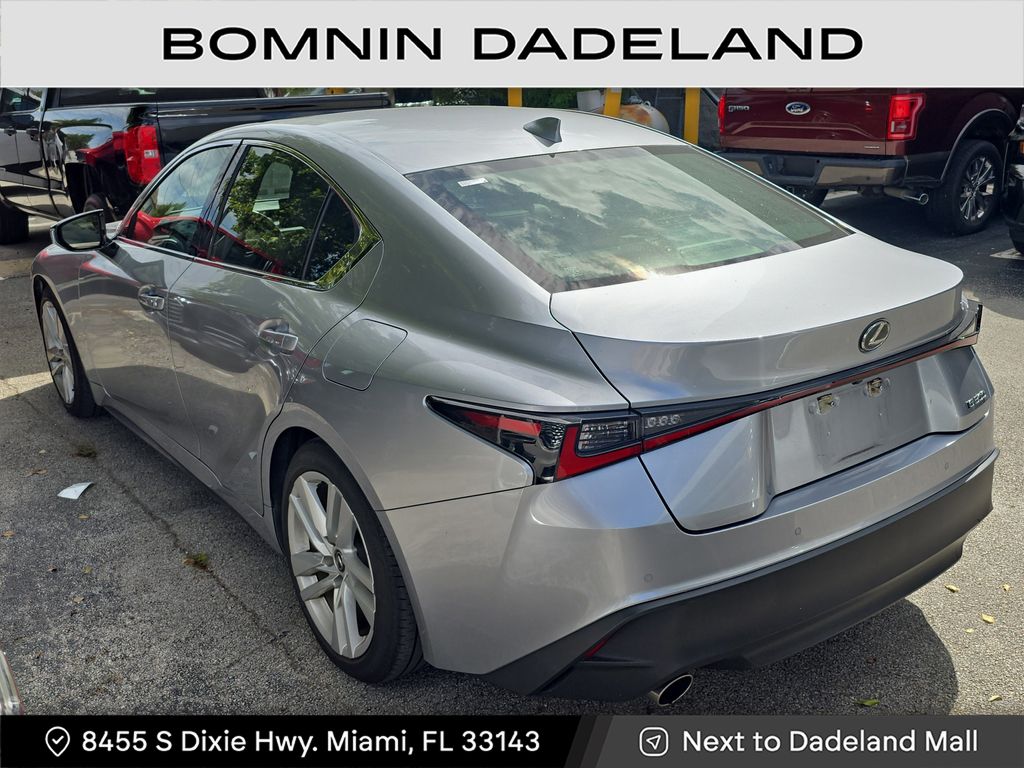 2023 Lexus IS 300 photo 4