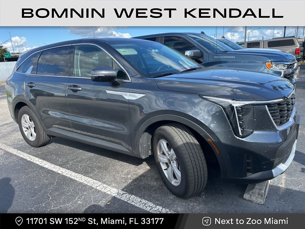 Used 2024 Kia Sorento LX SUV