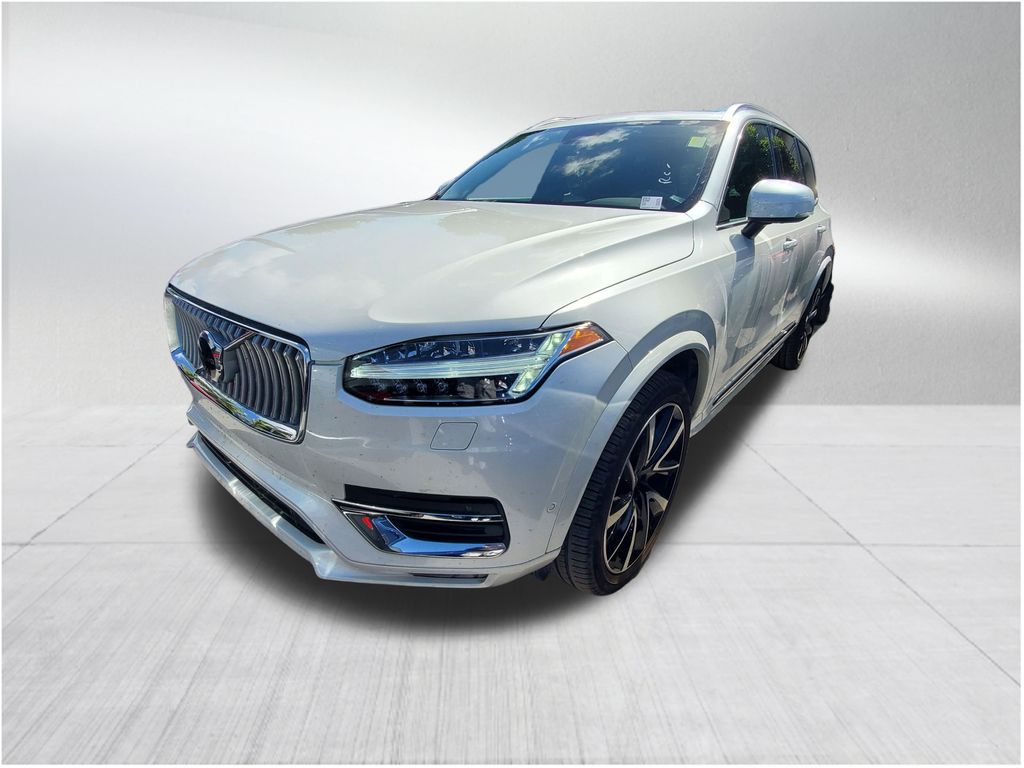 2023 Volvo XC90 AWD Plus photo 2