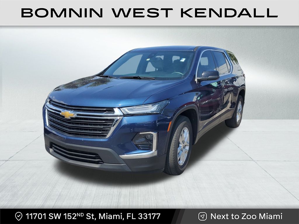 2023 Chevrolet Traverse LS photo 3