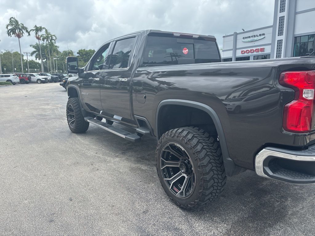 2020 Chevrolet Silverado 2500HD LTZ photo 3