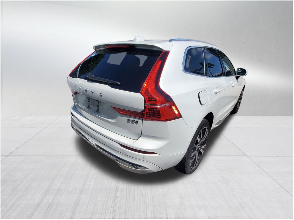 2023 Volvo XC60 B5 Plus photo 4