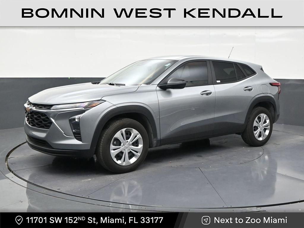 2025 Chevrolet Trax LS's photo