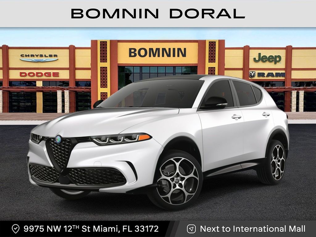 2025 Alfa Romeo Tonale Base