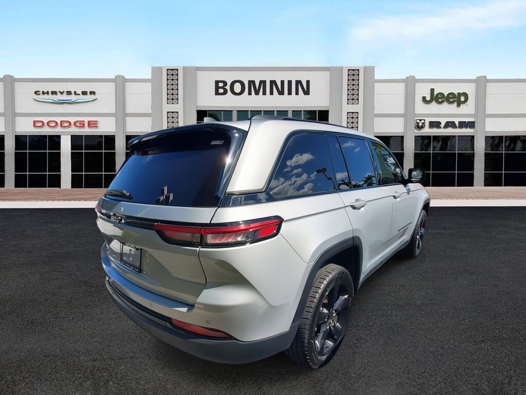 Used 2022 Jeep Grand Cherokee Altitude SUV