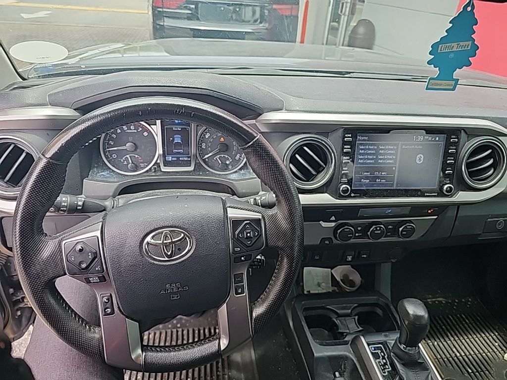 2022 Toyota Tacoma SR5 V6 photo 2