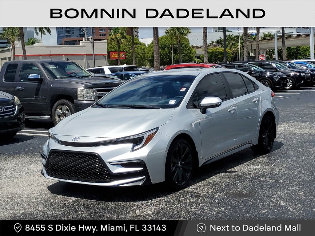 2025 Toyota Corolla SE photo 2