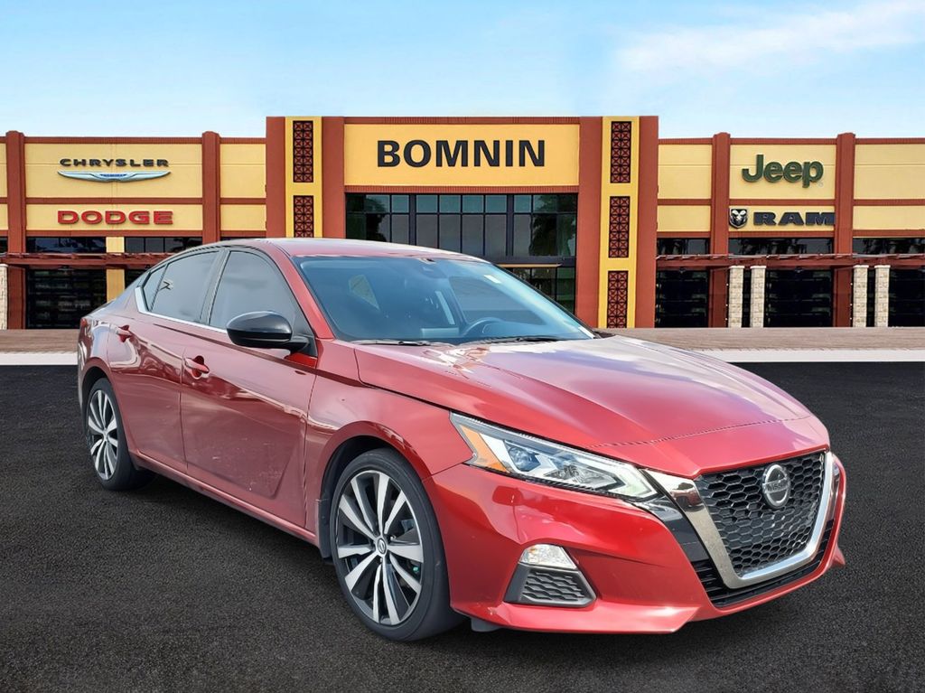 2022 Nissan Altima 2.5 SR photo 2