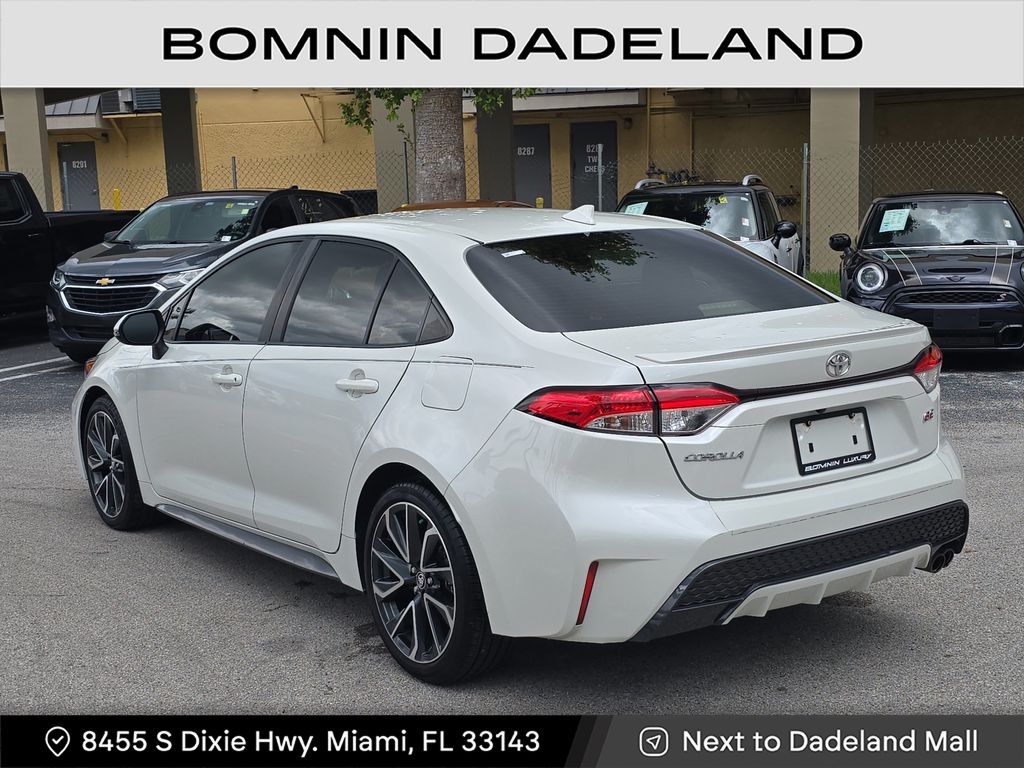 2021 Toyota Corolla SE photo 3