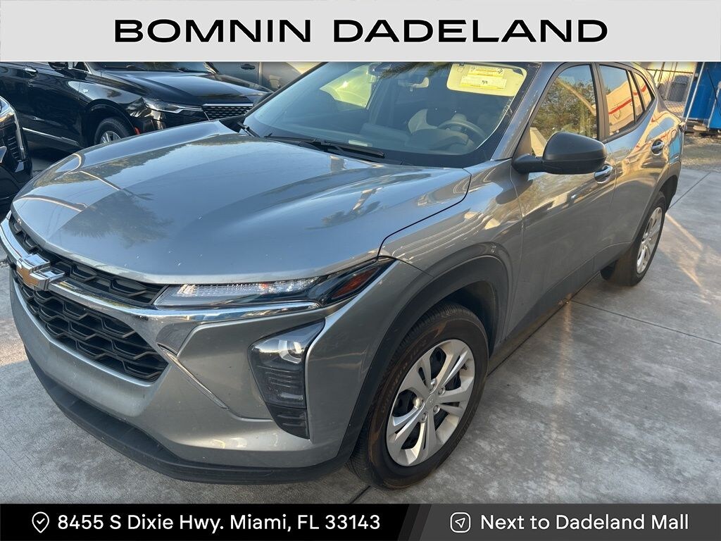 Used 2025 Chevrolet Trax LS SUV