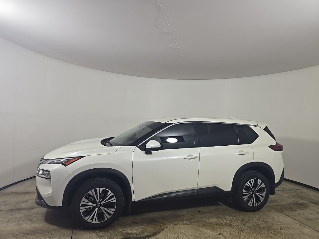 2021 Nissan Rogue SV photo 2