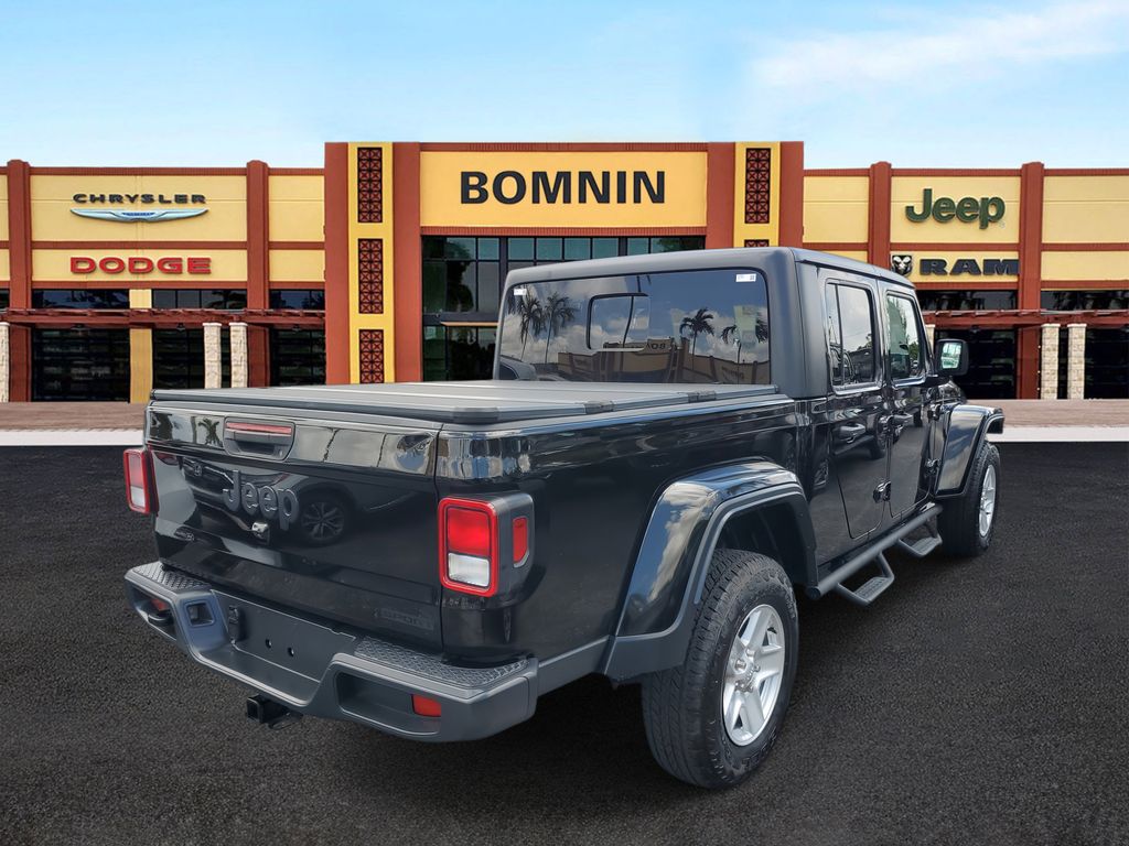 2021 Jeep Gladiator Sport photo 3