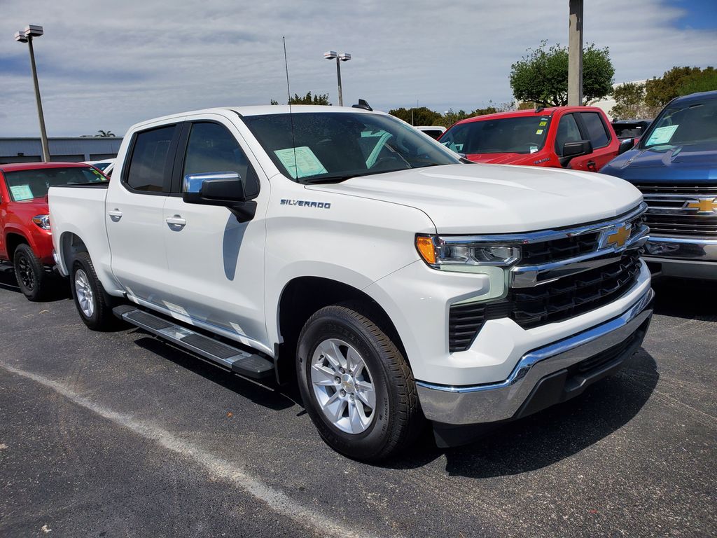 2023 Chevrolet Silverado 1500 LT photo 2