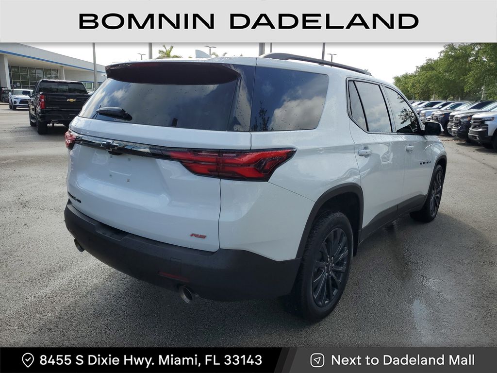2023 Chevrolet Traverse RS photo 2
