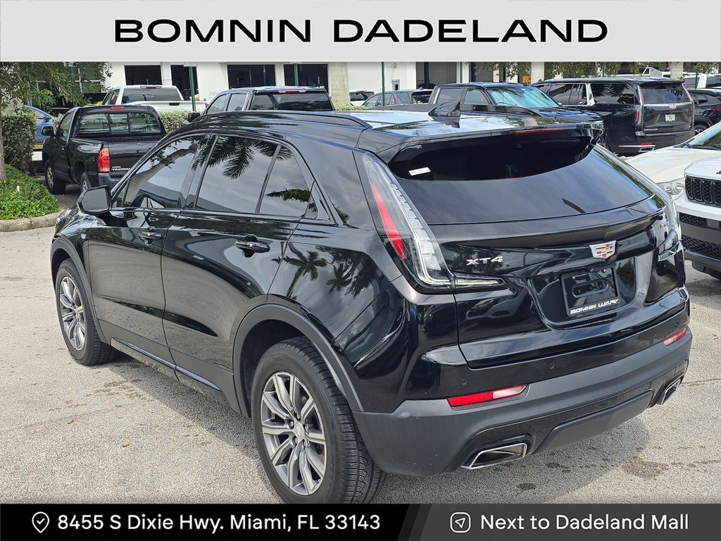 2020 Cadillac XT4 Sport photo 2