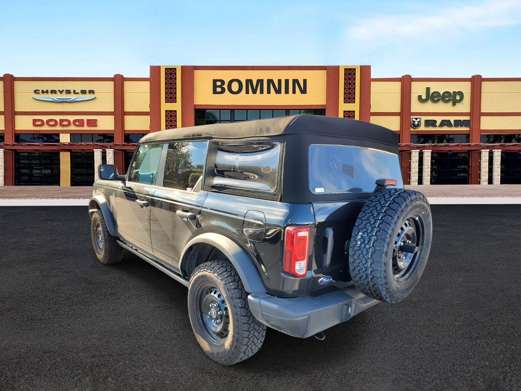2023 Ford Bronco Black Diamond photo 4