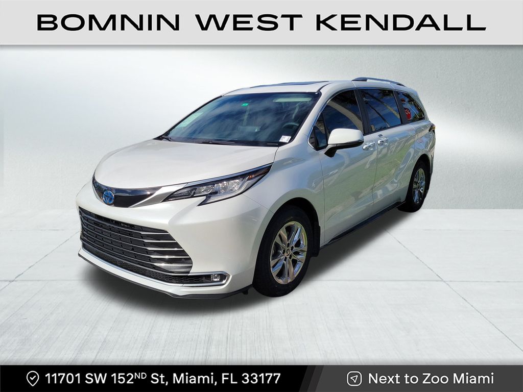 2024 Toyota Sienna Limited photo 2