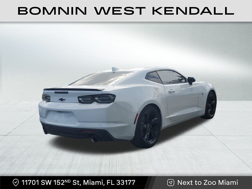 2023 Chevrolet Camaro 2LT photo 4