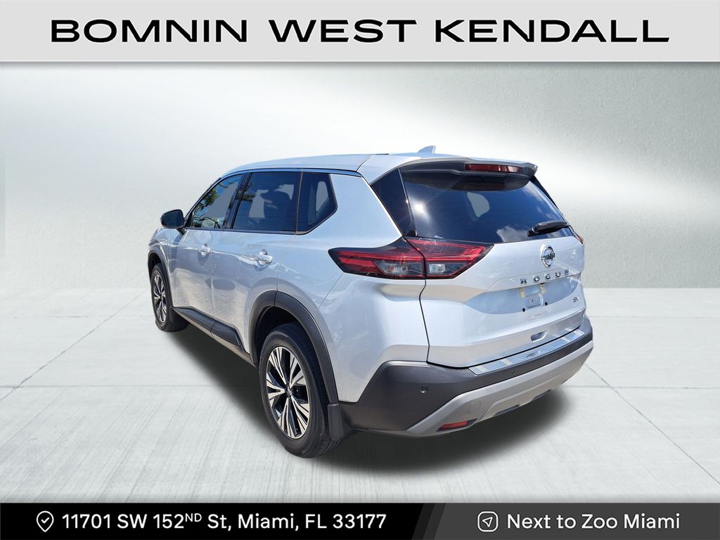 2021 Nissan Rogue SV photo 3