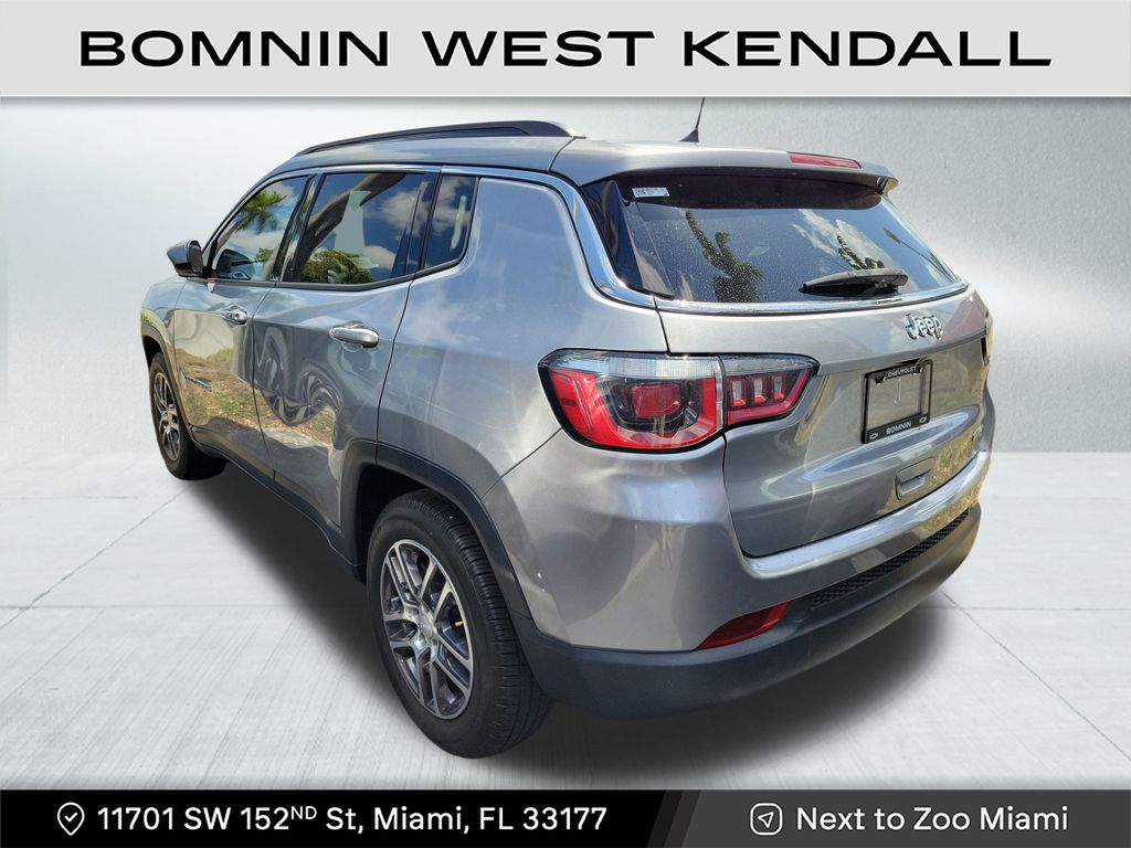 2018 Jeep Compass Latitude photo 3