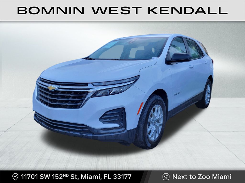2024 Chevrolet Equinox LS photo 2